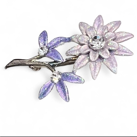 Vintage Floral Brooch with Clear Rhinestones - Picture 2 of 4